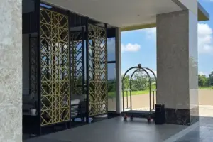 Drop Off Lobby